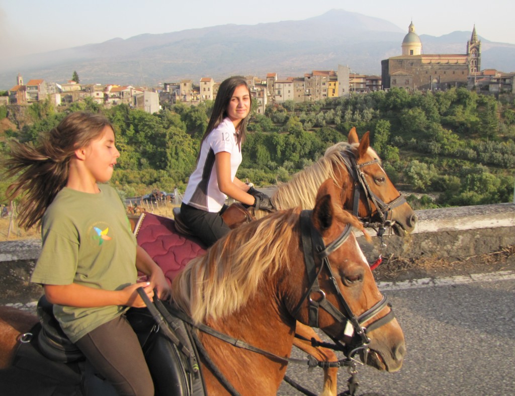 Escursioni con Cavalli con Giacche Verdi Bronte